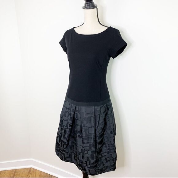 Lida Baday Black Short Sleeved Cocktail Dress w/Full Skirt and Grosgrain Trim 8‎ - Picture 2 of 13